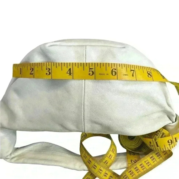 Bottega Benetta Double Knot Leather Handbag . - Picture 11 of 15